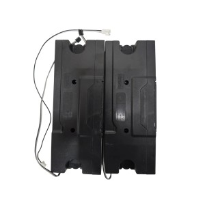 Altavoces internos TCL 55QM8B.